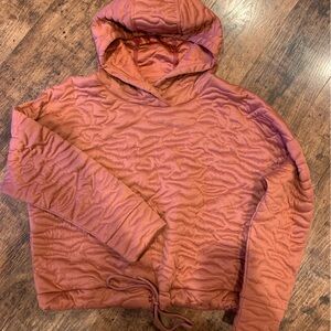 GapFit cropped hoodie with tie bottom super comfy and cozy